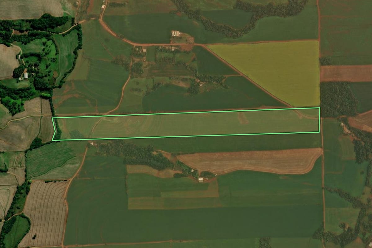 Imagem de satélite do imóvel rural em Colorado (RS), com o contorno declarado no CAR desenhado por cima.
