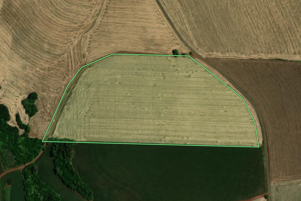 Imagem de satélite do imóvel rural em Colorado (RS), com o contorno declarado no CAR desenhado por cima.