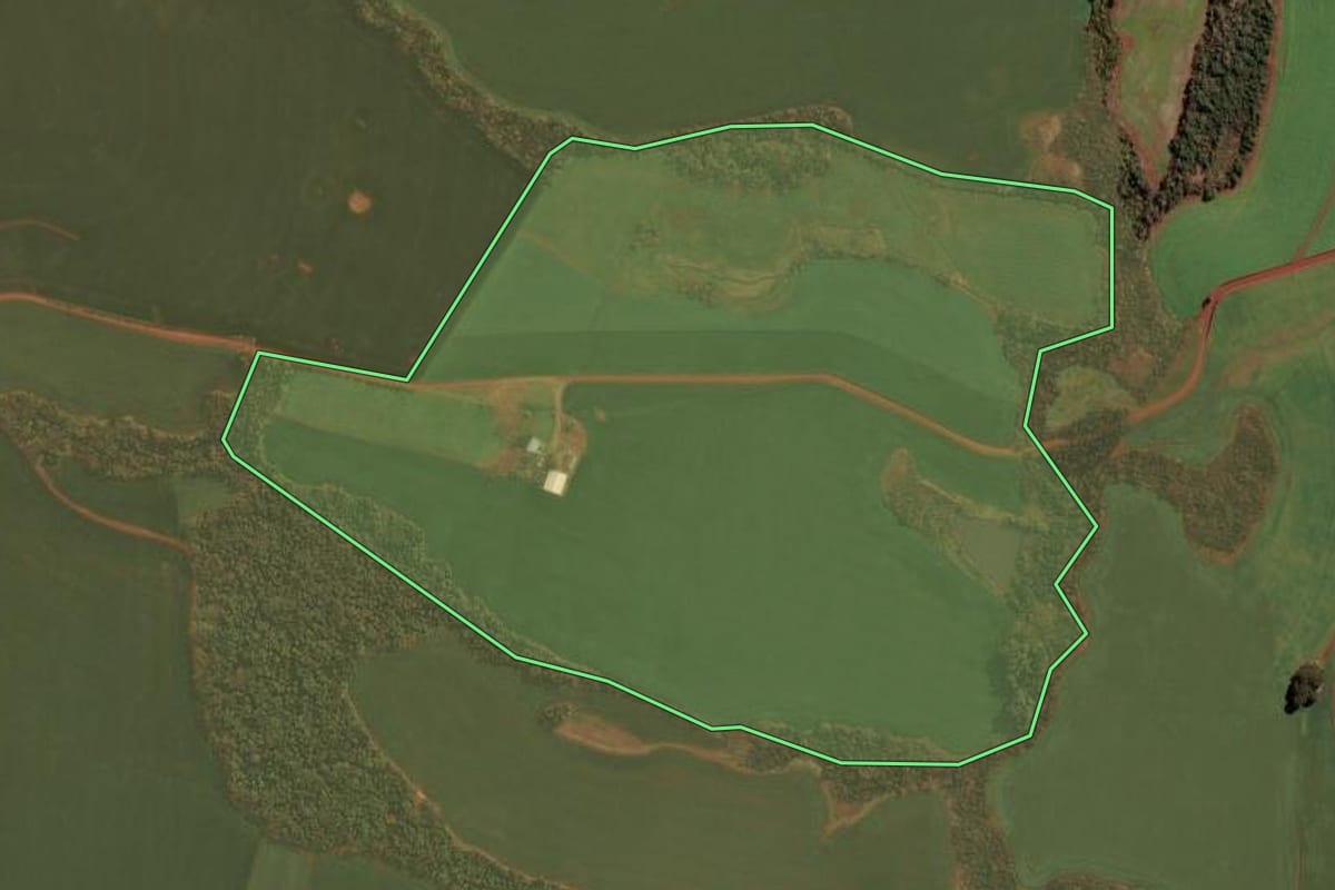 Imagem de satélite do imóvel rural em Condor (RS), com o contorno declarado no CAR desenhado por cima.
