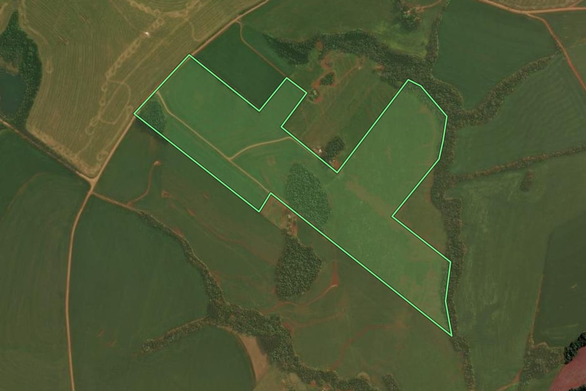 Imagem de satélite do imóvel rural em Condor (RS), com o contorno declarado no CAR desenhado por cima.