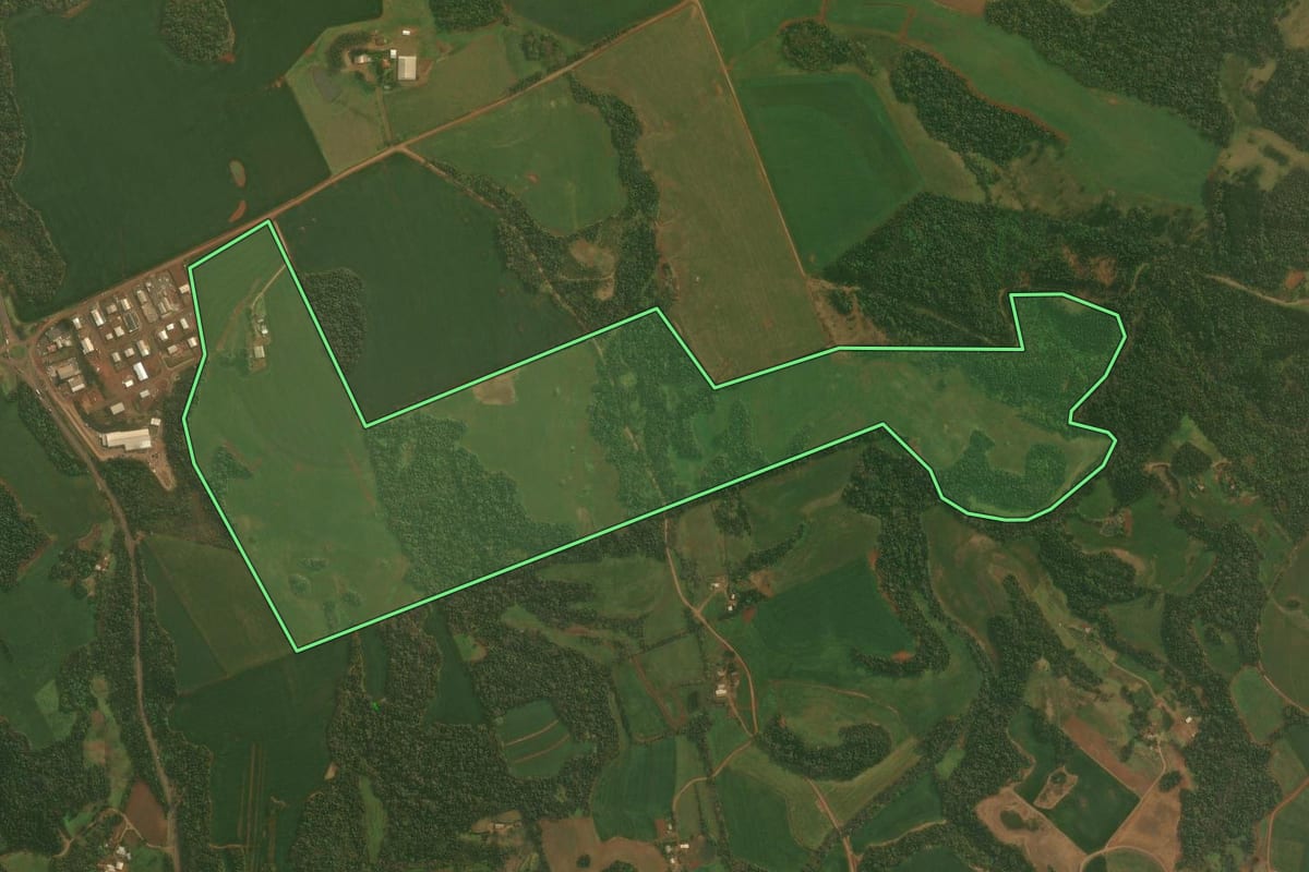 Imagem de satélite do imóvel rural em Condor (RS), com o contorno declarado no CAR desenhado por cima.
