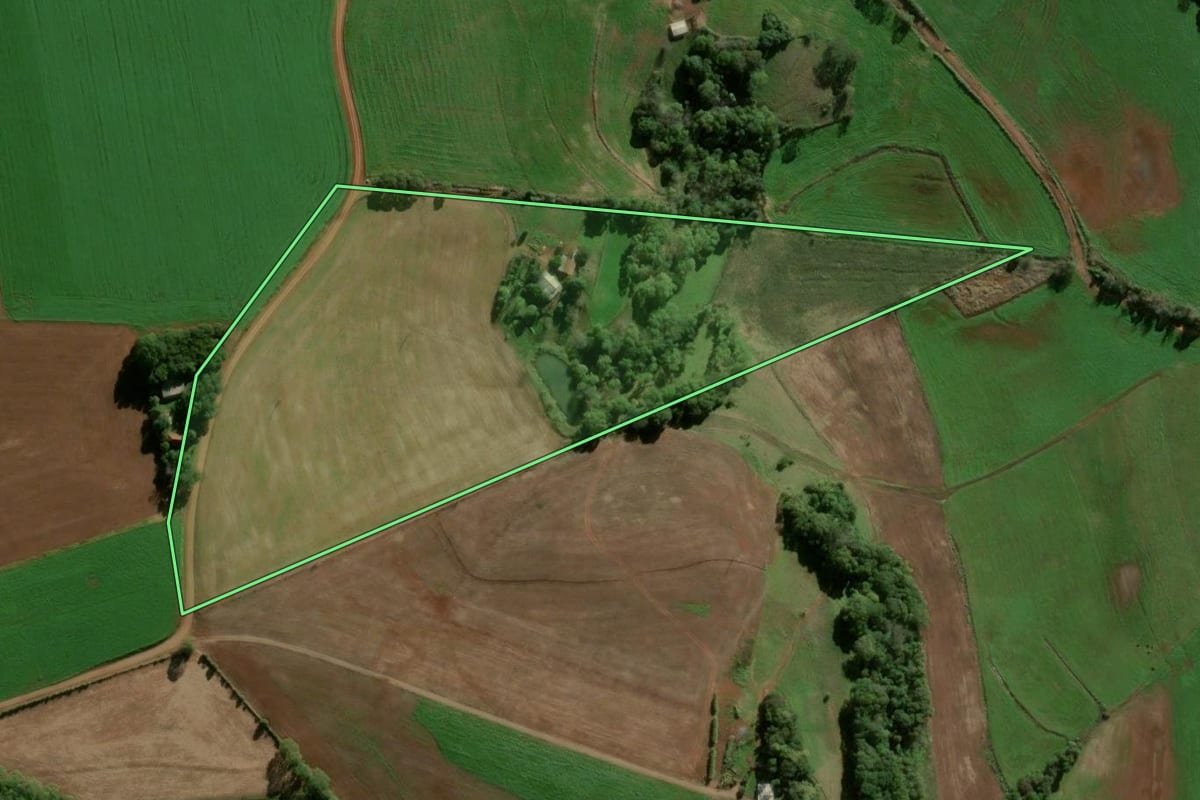 Imagem de satélite do imóvel rural em Condor (RS), com o contorno declarado no CAR desenhado por cima.