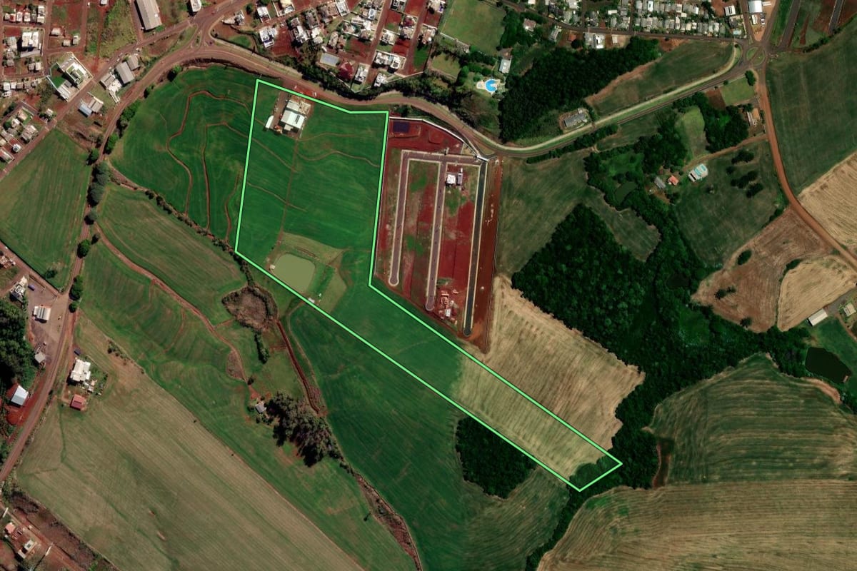 Imagem de satélite do imóvel rural em Constantina (RS), com o contorno declarado no CAR desenhado por cima.