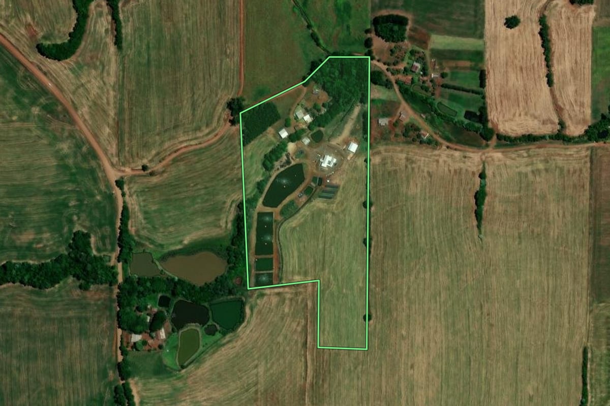 Imagem de satélite do imóvel rural em Constantina (RS), com o contorno declarado no CAR desenhado por cima.