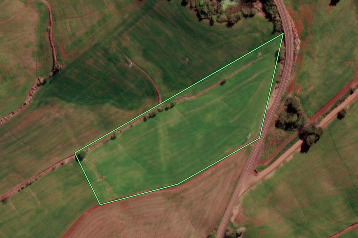 Imagem de satélite do imóvel rural em Constantina (RS), com o contorno declarado no CAR desenhado por cima.