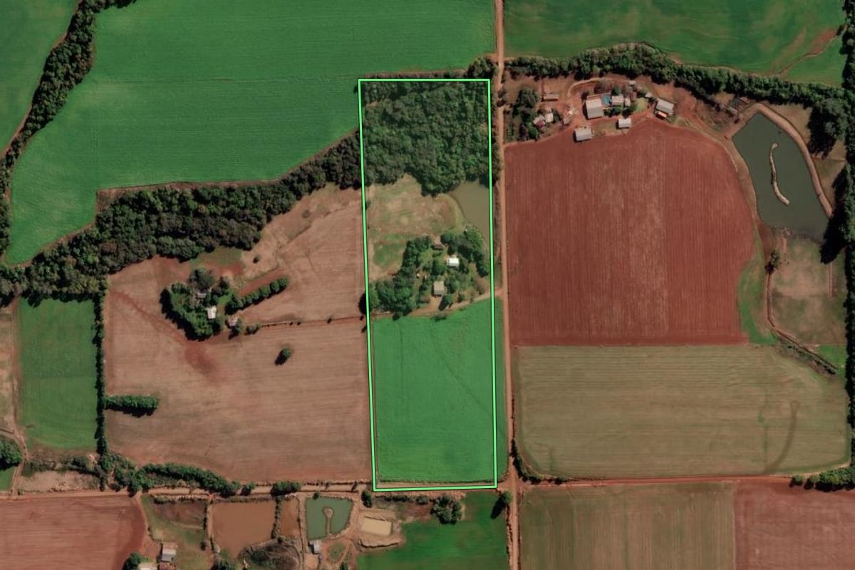 Imagem de satélite do imóvel rural em Coronel Barros (RS), com o contorno declarado no CAR desenhado por cima.