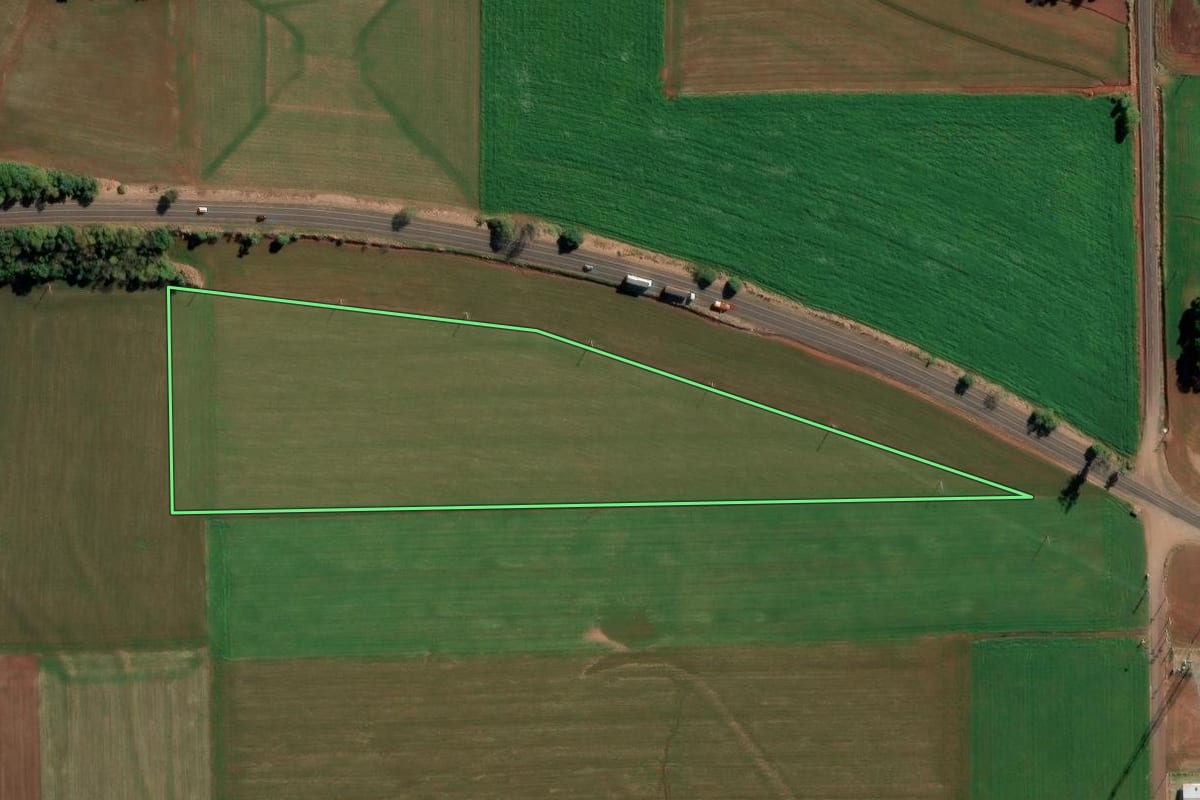 Imagem de satélite do imóvel rural em Coronel Barros (RS), com o contorno declarado no CAR desenhado por cima.