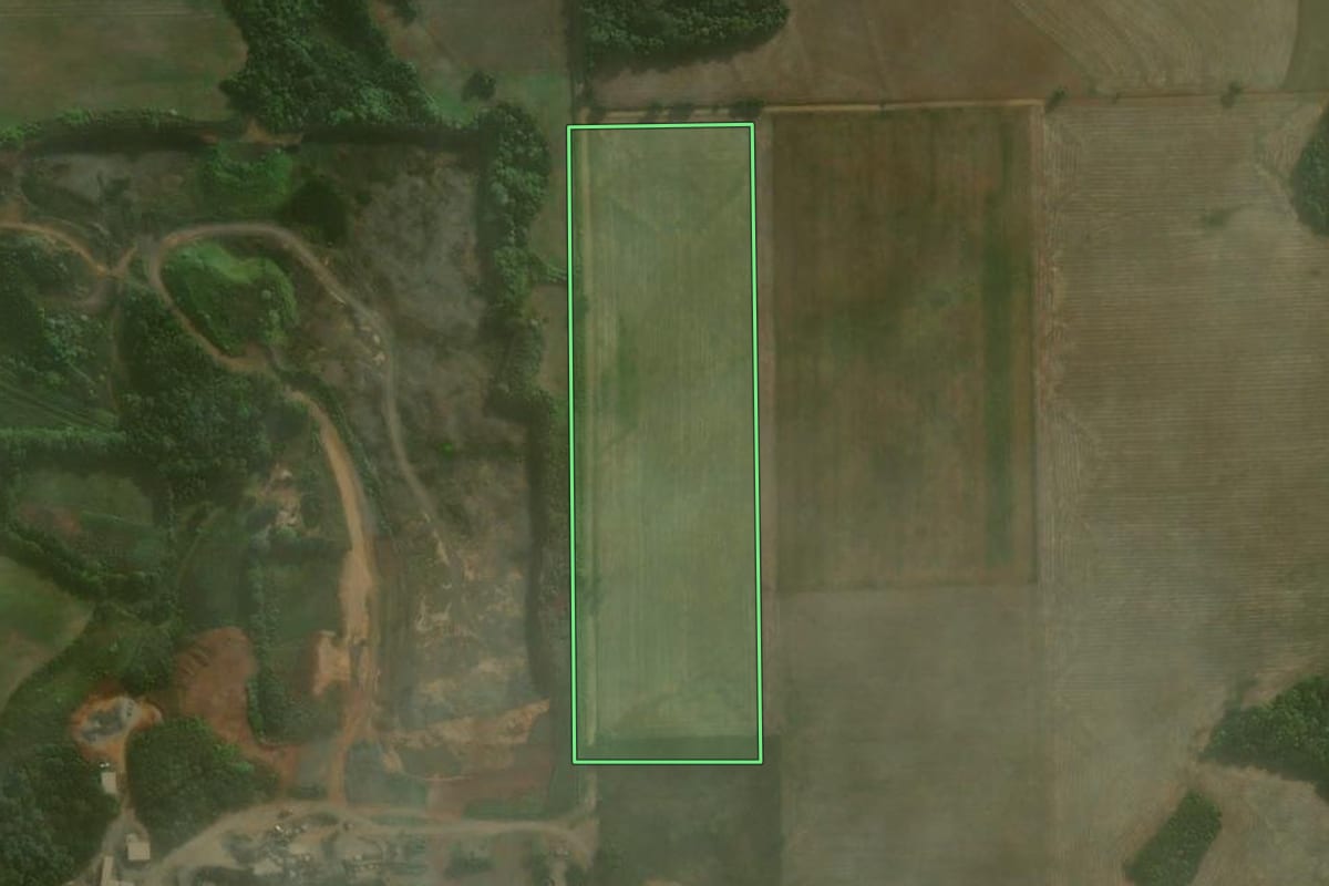 Imagem de satélite do imóvel rural em Coronel Barros (RS), com o contorno declarado no CAR desenhado por cima.