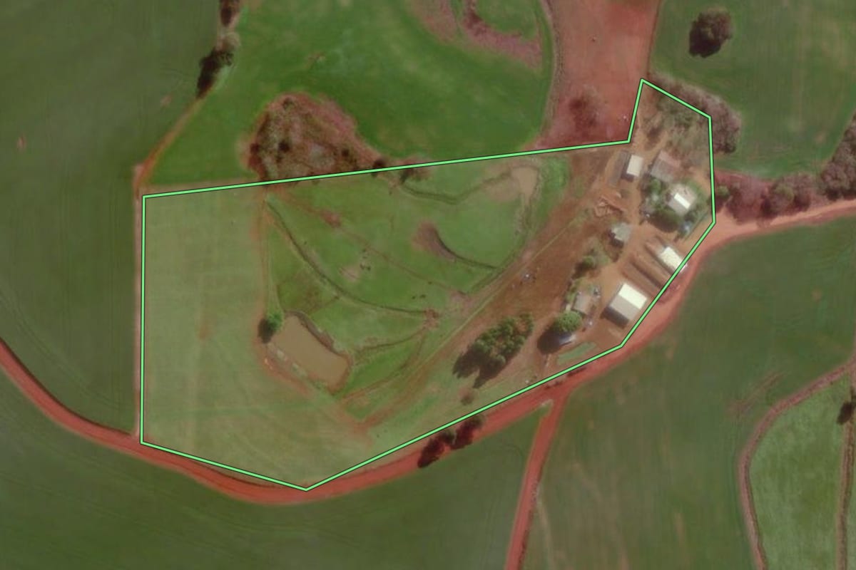Imagem de satélite do imóvel rural em Coronel Bicaco (RS), com o contorno declarado no CAR desenhado por cima.