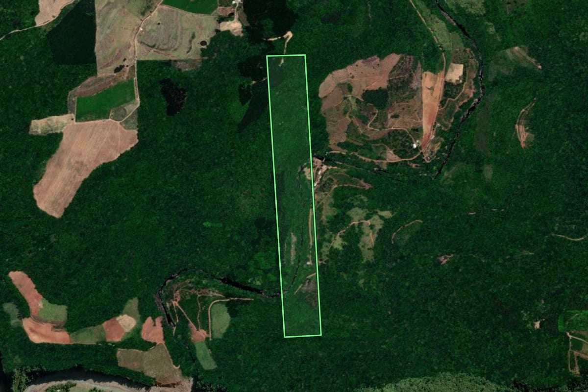 Imagem de satélite do imóvel rural em Cotiporã (RS), com o contorno declarado no CAR desenhado por cima.
