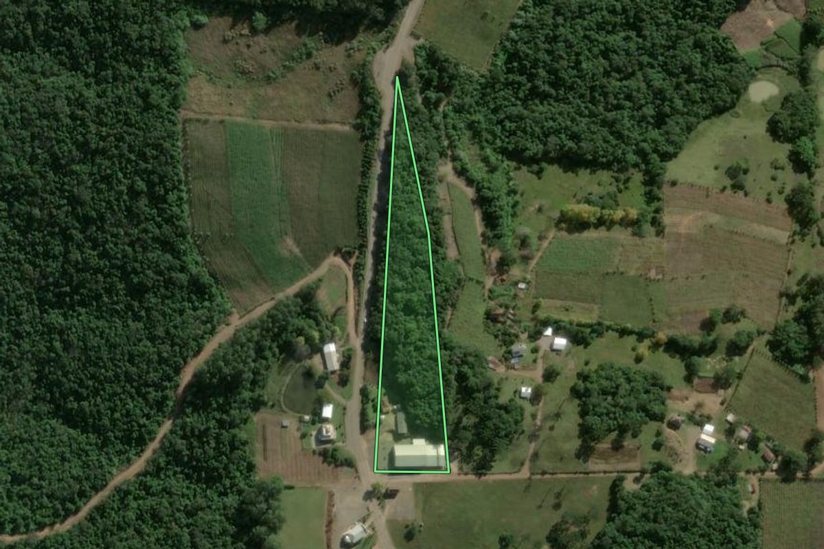 Imagem de satélite do imóvel rural em Cotiporã (RS), com o contorno declarado no CAR desenhado por cima.