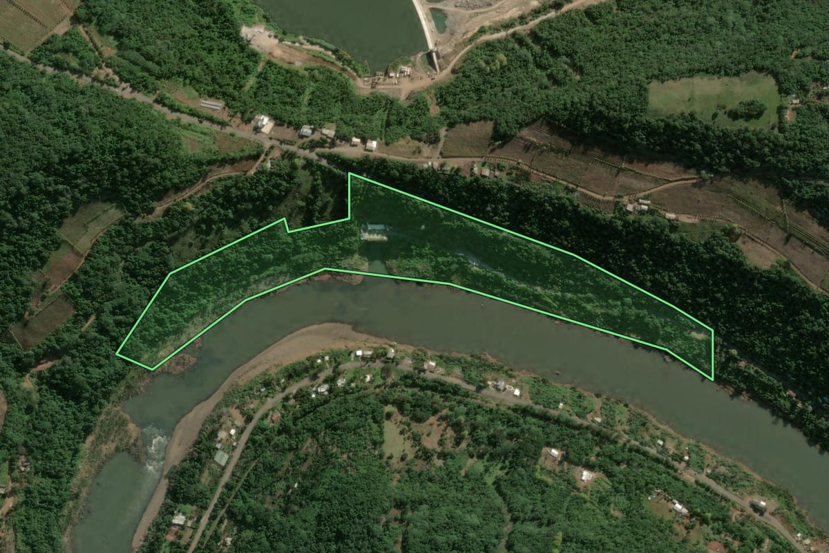 Imagem de satélite do imóvel rural em Cotiporã (RS), com o contorno declarado no CAR desenhado por cima.