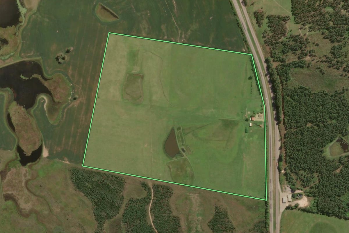 Imagem de satélite do imóvel rural em Cristal (RS), com o contorno declarado no CAR desenhado por cima.
