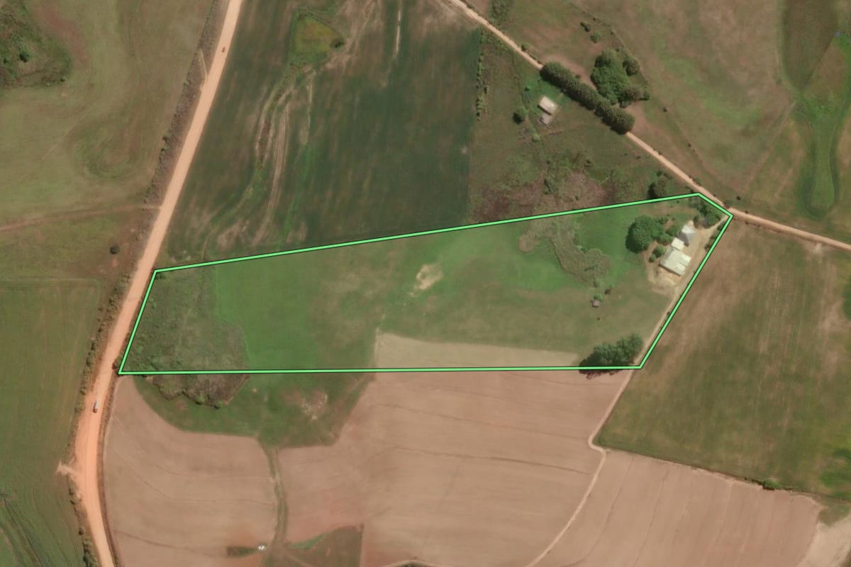 Imagem de satélite do imóvel rural em Cristal (RS), com o contorno declarado no CAR desenhado por cima.