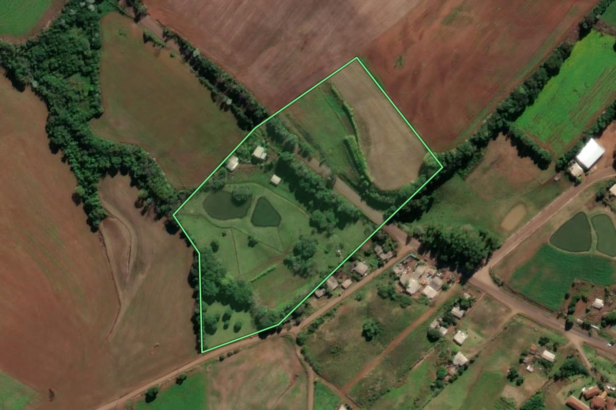 Imagem de satélite do imóvel rural em Cristal do Sul (RS), com o contorno declarado no CAR desenhado por cima.