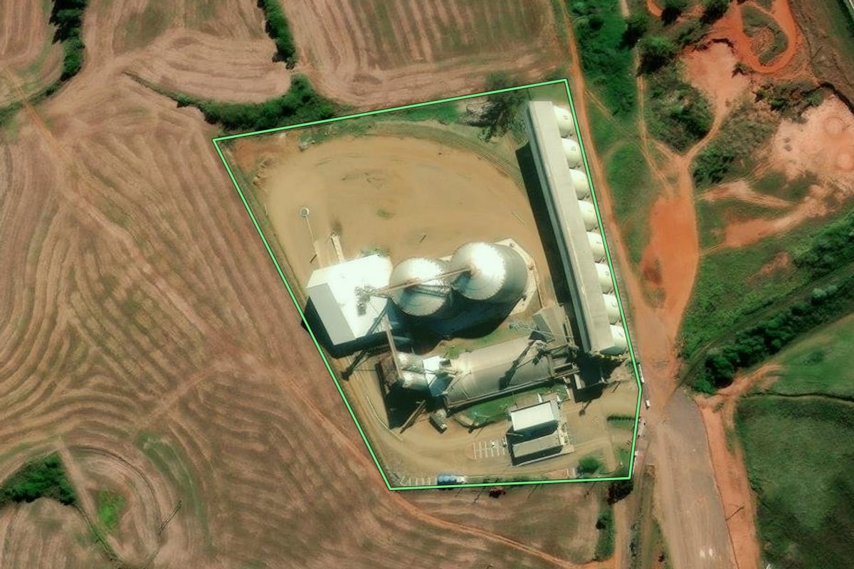 Imagem de satélite do imóvel rural em Cruz Alta (RS), com o contorno declarado no CAR desenhado por cima.