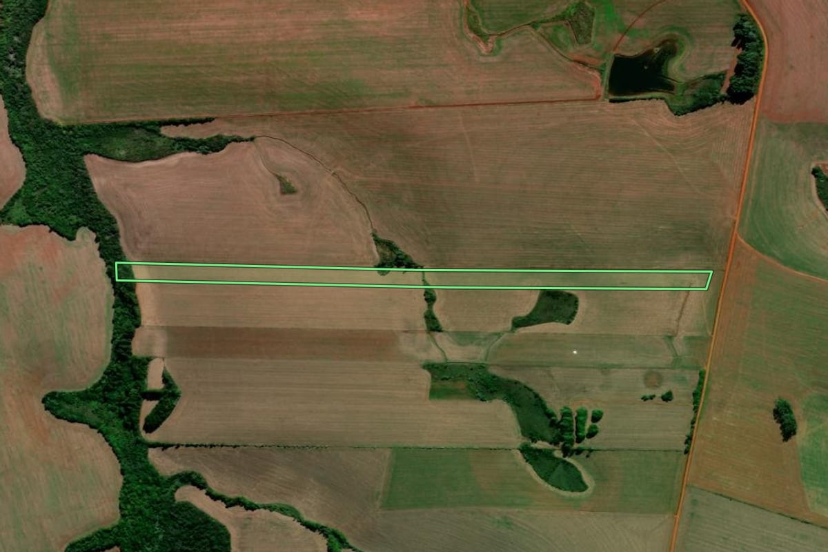 Imagem de satélite do imóvel rural em Cruz Alta (RS), com o contorno declarado no CAR desenhado por cima.