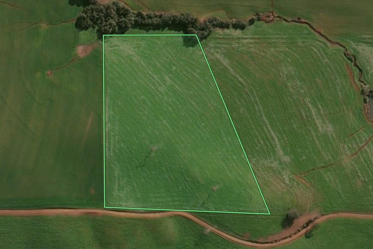 Imagem de satélite do imóvel rural em Cruzaltense (RS), com o contorno declarado no CAR desenhado por cima.