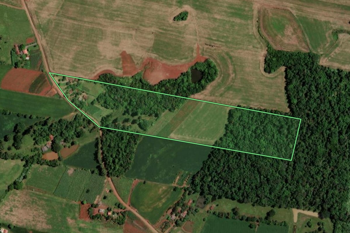 Imagem de satélite do imóvel rural em Cruzeiro do Sul (RS), com o contorno declarado no CAR desenhado por cima.