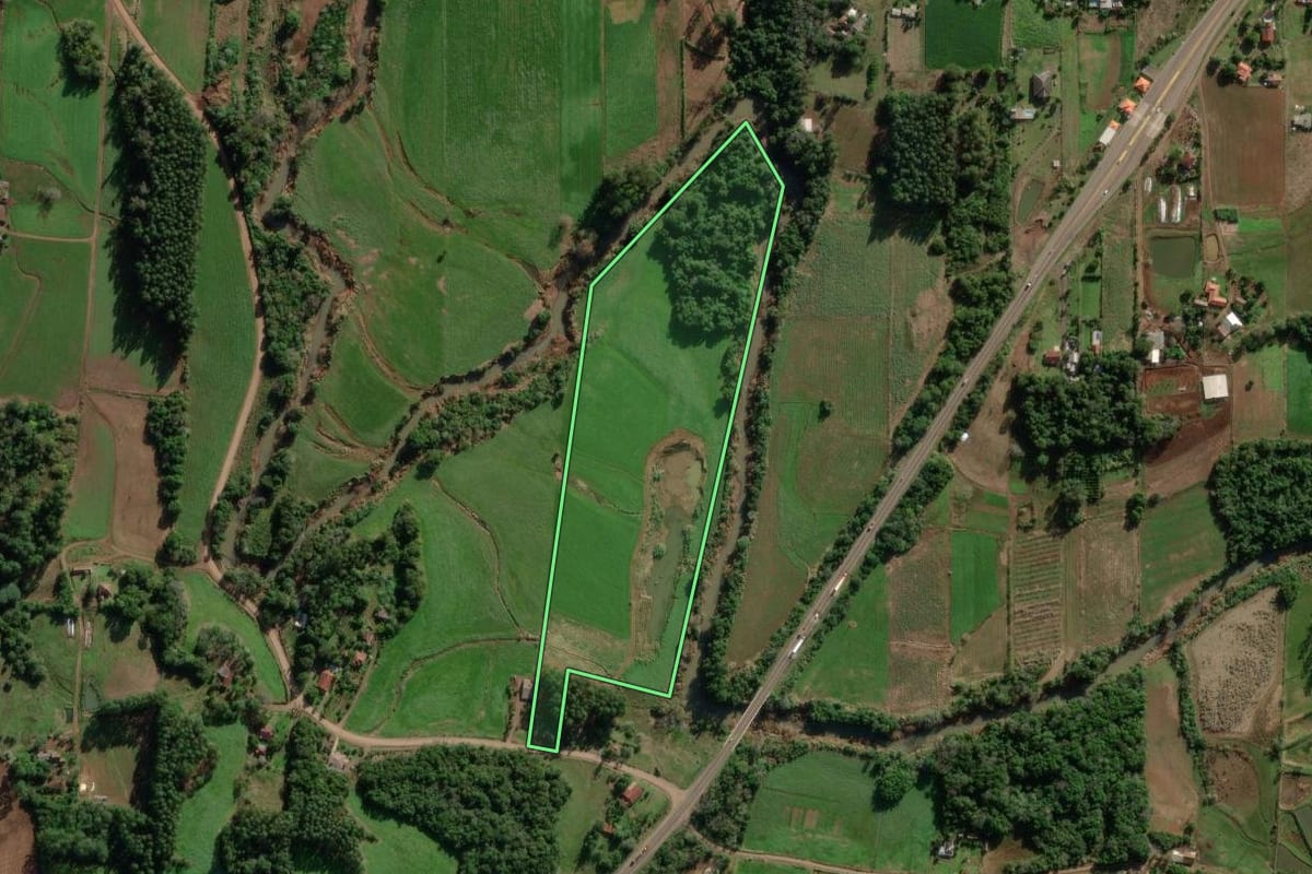 Imagem de satélite do imóvel rural em Cruzeiro do Sul (RS), com o contorno declarado no CAR desenhado por cima.