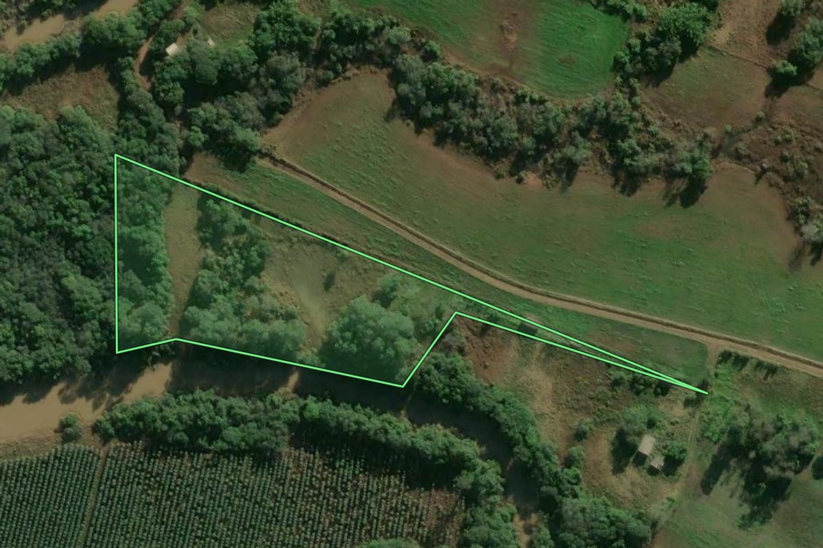 Imagem de satélite do imóvel rural em Cruzeiro do Sul (RS), com o contorno declarado no CAR desenhado por cima.