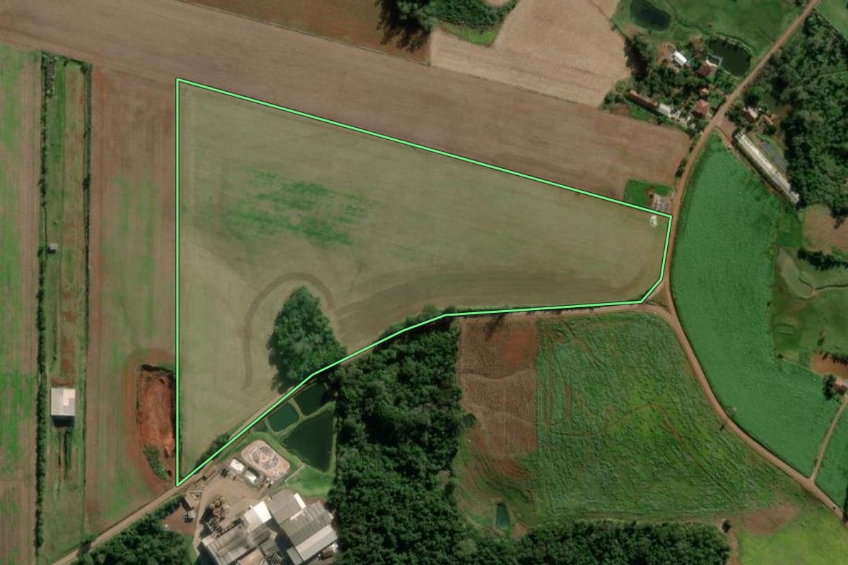 Imagem de satélite do imóvel rural em Cruzeiro do Sul (RS), com o contorno declarado no CAR desenhado por cima.