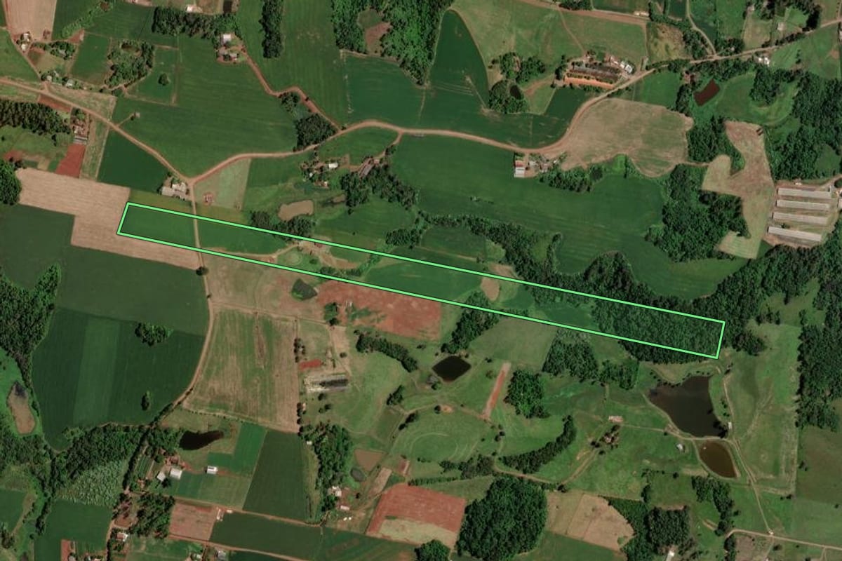 Imagem de satélite do imóvel rural em Cruzeiro do Sul (RS), com o contorno declarado no CAR desenhado por cima.