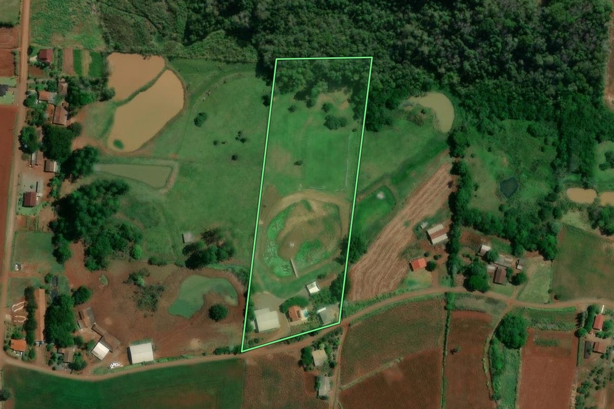Imagem de satélite do imóvel rural em Cruzeiro do Sul (RS), com o contorno declarado no CAR desenhado por cima.