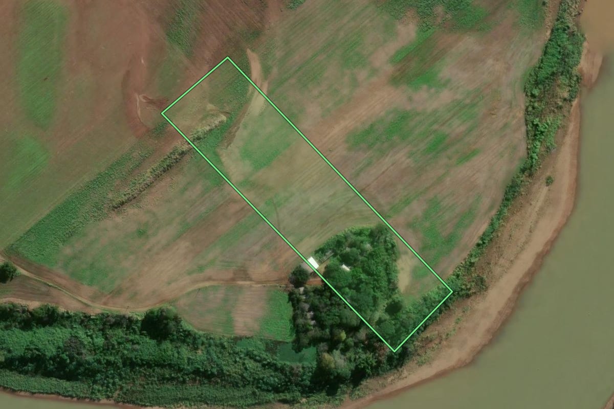 Imagem de satélite do imóvel rural em Cruzeiro do Sul (RS), com o contorno declarado no CAR desenhado por cima.