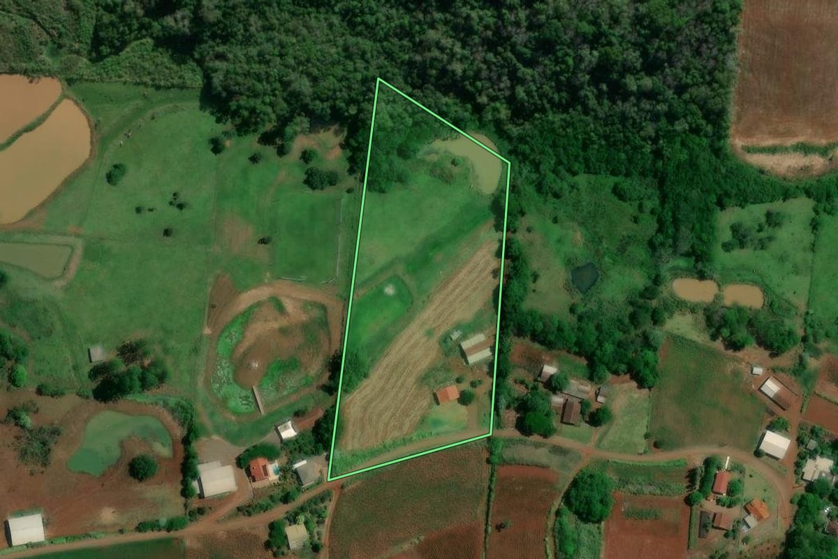 Imagem de satélite do imóvel rural em Cruzeiro do Sul (RS), com o contorno declarado no CAR desenhado por cima.