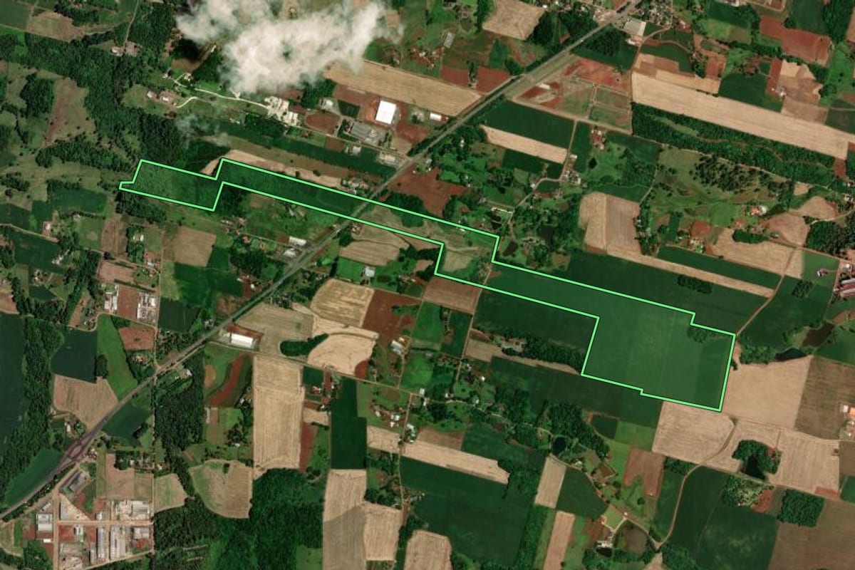 Imagem de satélite do imóvel rural em Cruzeiro do Sul (RS), com o contorno declarado no CAR desenhado por cima.