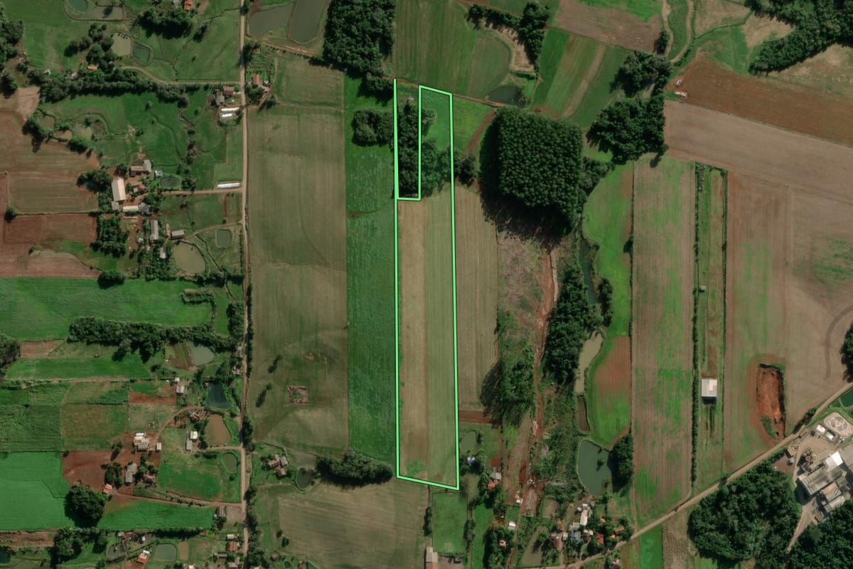 Imagem de satélite do imóvel rural em Cruzeiro do Sul (RS), com o contorno declarado no CAR desenhado por cima.
