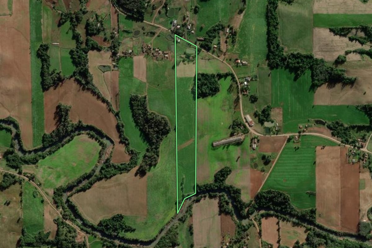 Imagem de satélite do imóvel rural em Cruzeiro do Sul (RS), com o contorno declarado no CAR desenhado por cima.