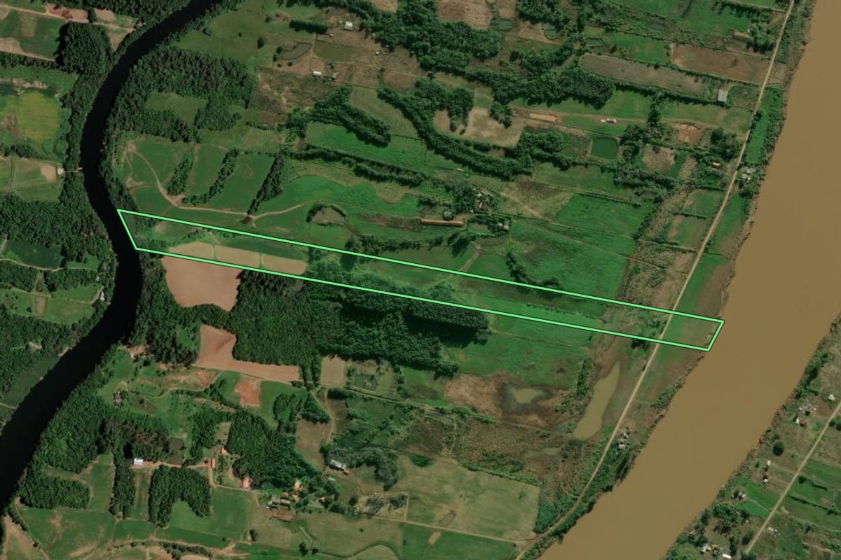 Imagem de satélite do imóvel rural em Cruzeiro do Sul (RS), com o contorno declarado no CAR desenhado por cima.