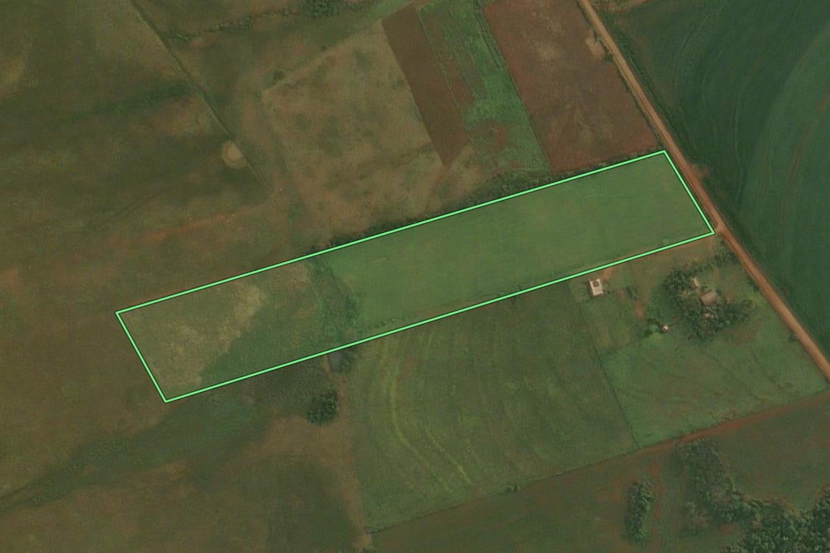 Imagem de satélite do imóvel rural em Dezesseis de Novembro (RS), com o contorno declarado no CAR desenhado por cima.