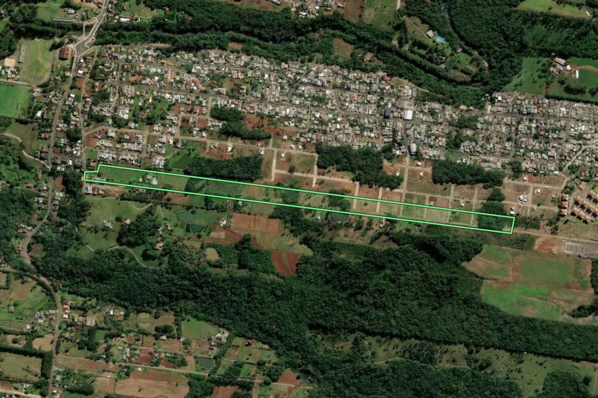 Imagem de satélite do imóvel rural em Dois Irmãos (RS), com o contorno declarado no CAR desenhado por cima.