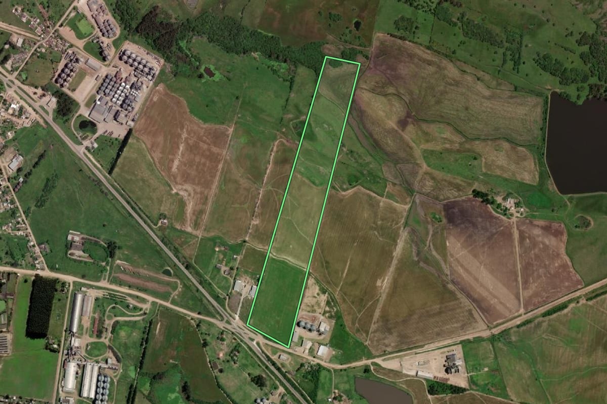 Imagem de satélite do imóvel rural em Dom Pedrito (RS), com o contorno declarado no CAR desenhado por cima.