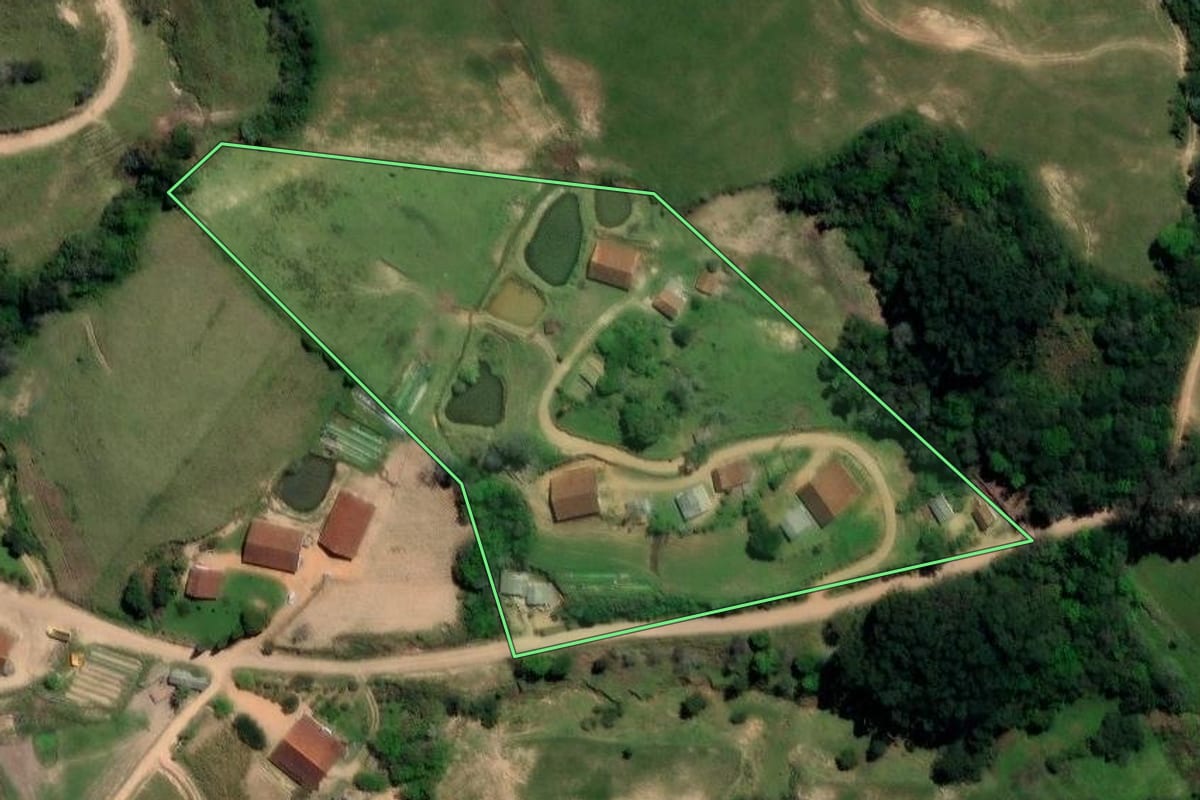 Imagem de satélite do imóvel rural em Dona Francisca (RS), com o contorno declarado no CAR desenhado por cima.