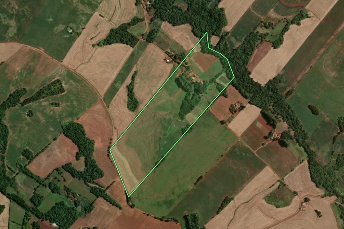 Imagem de satélite do imóvel rural em Doutor Maurício Cardoso (RS), com o contorno declarado no CAR desenhado por cima.