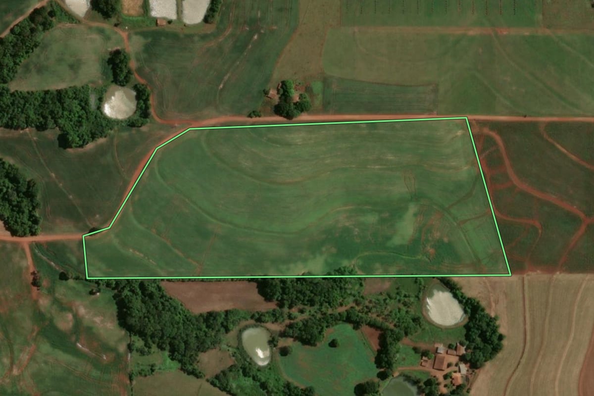 Imagem de satélite do imóvel rural em Doutor Maurício Cardoso (RS), com o contorno declarado no CAR desenhado por cima.