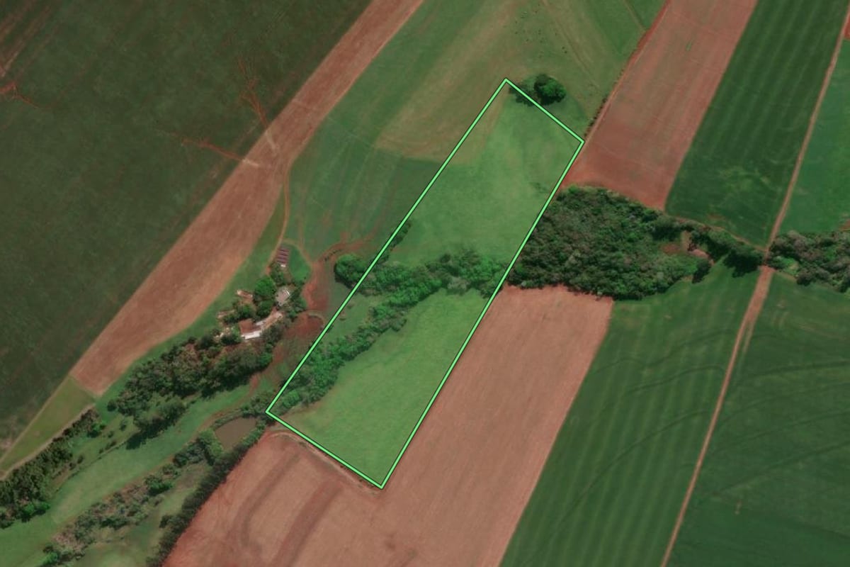 Imagem de satélite do imóvel rural em Doutor Maurício Cardoso (RS), com o contorno declarado no CAR desenhado por cima.