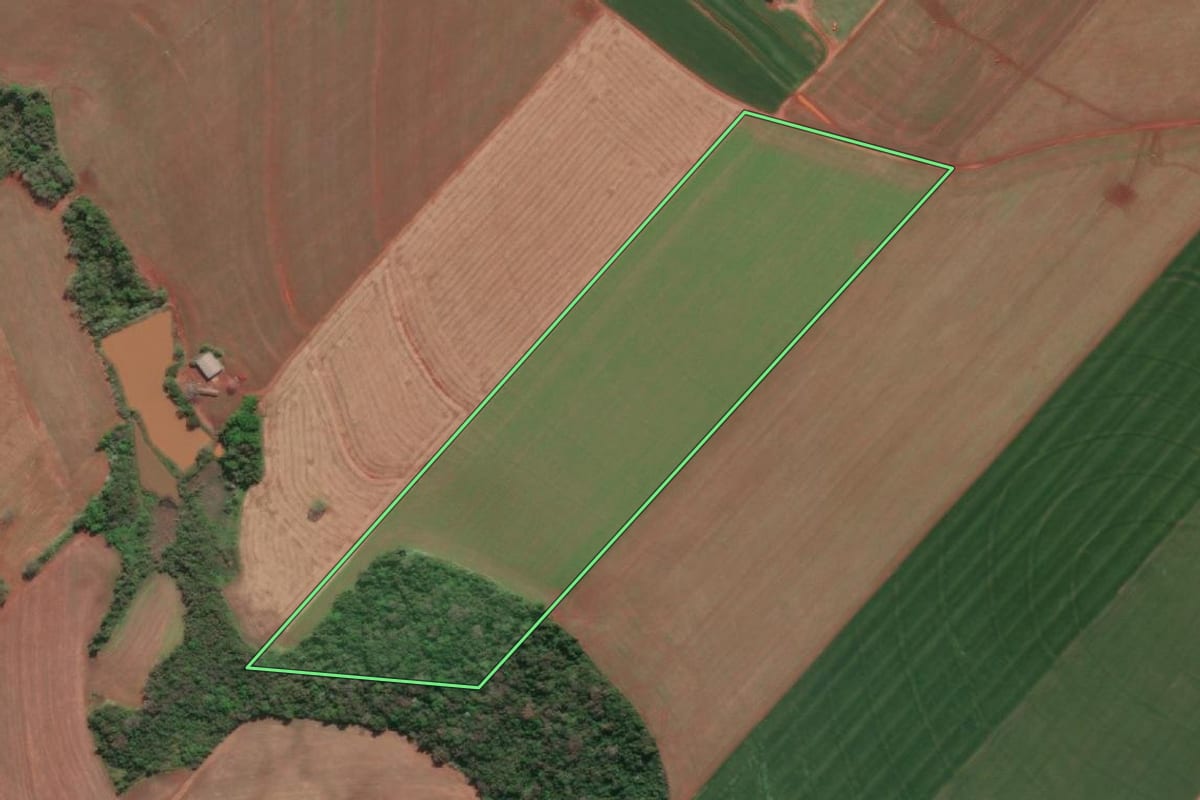 Imagem de satélite do imóvel rural em Doutor Maurício Cardoso (RS), com o contorno declarado no CAR desenhado por cima.