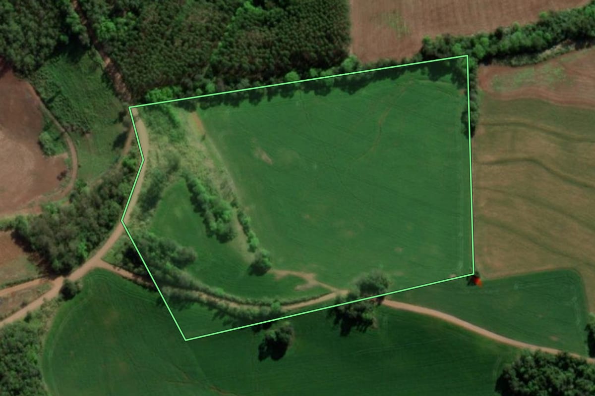 Imagem de satélite do imóvel rural em Doutor Maurício Cardoso (RS), com o contorno declarado no CAR desenhado por cima.