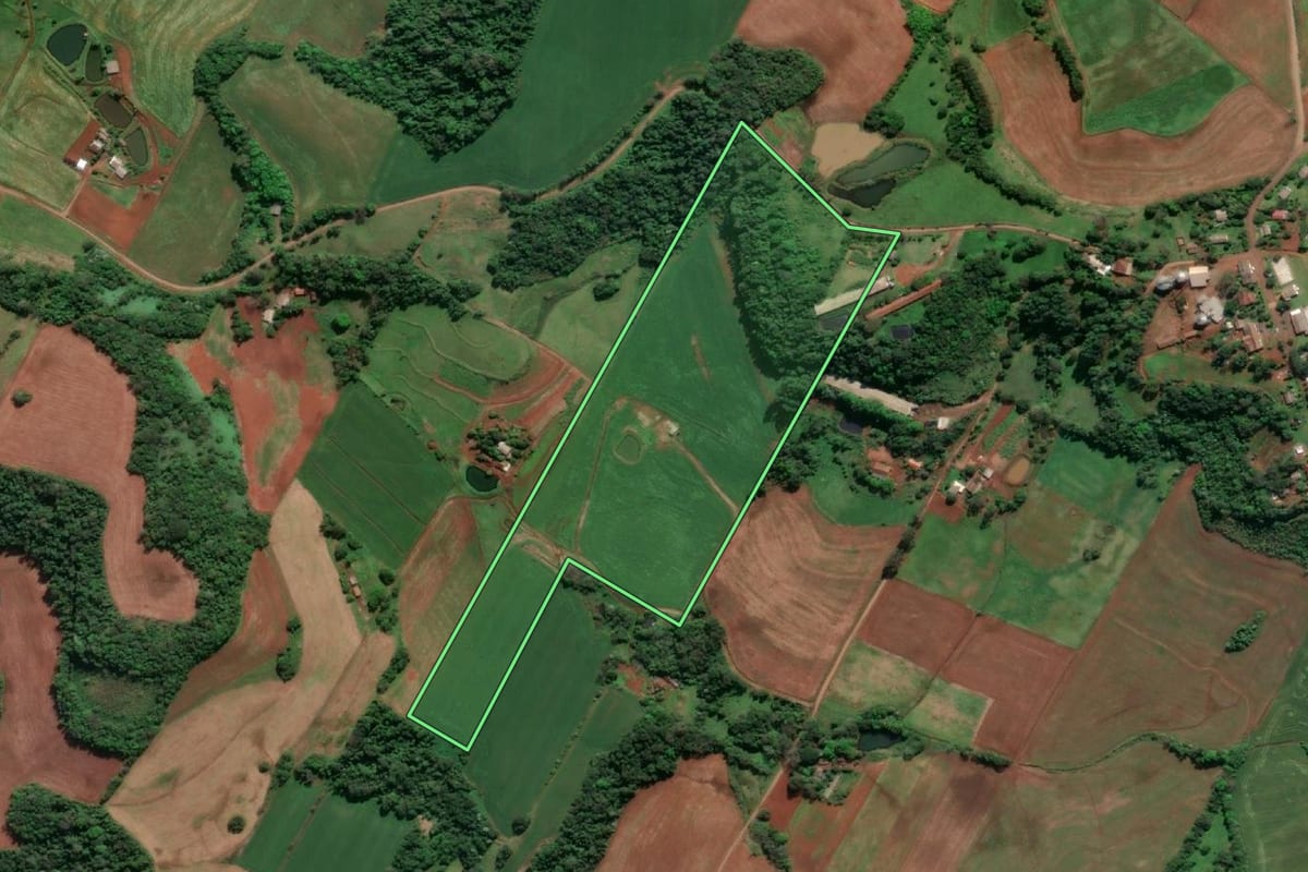 Imagem de satélite do imóvel rural em Doutor Maurício Cardoso (RS), com o contorno declarado no CAR desenhado por cima.