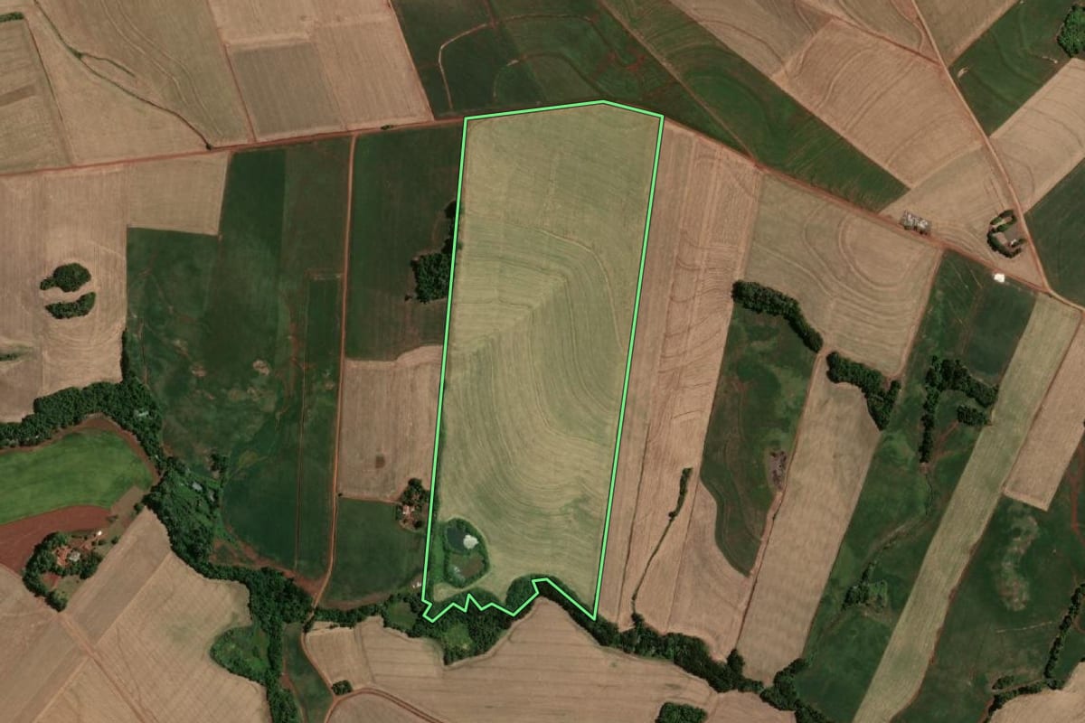 Imagem de satélite do imóvel rural em Doutor Maurício Cardoso (RS), com o contorno declarado no CAR desenhado por cima.