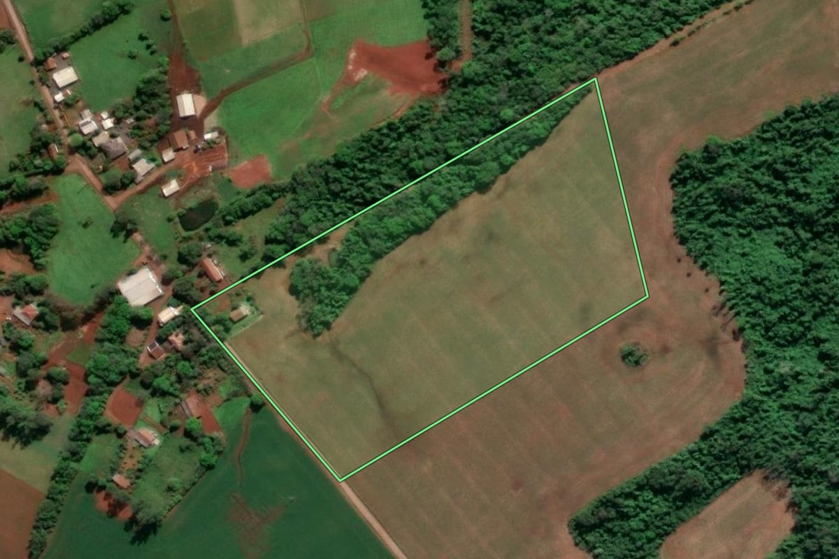 Imagem de satélite do imóvel rural em Doutor Maurício Cardoso (RS), com o contorno declarado no CAR desenhado por cima.