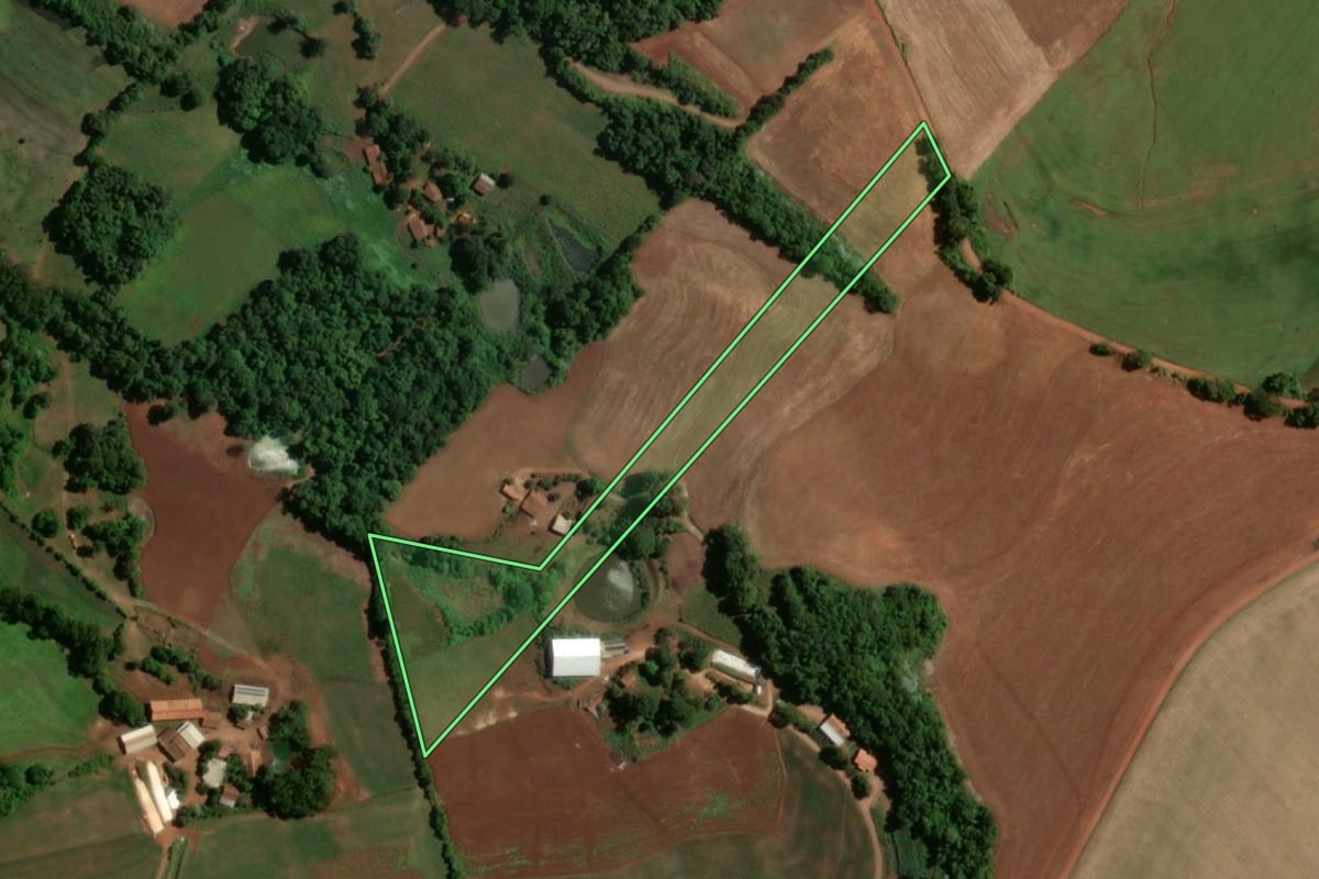 Imagem de satélite do imóvel rural em Doutor Maurício Cardoso (RS), com o contorno declarado no CAR desenhado por cima.