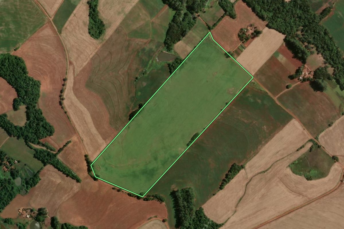 Imagem de satélite do imóvel rural em Doutor Maurício Cardoso (RS), com o contorno declarado no CAR desenhado por cima.
