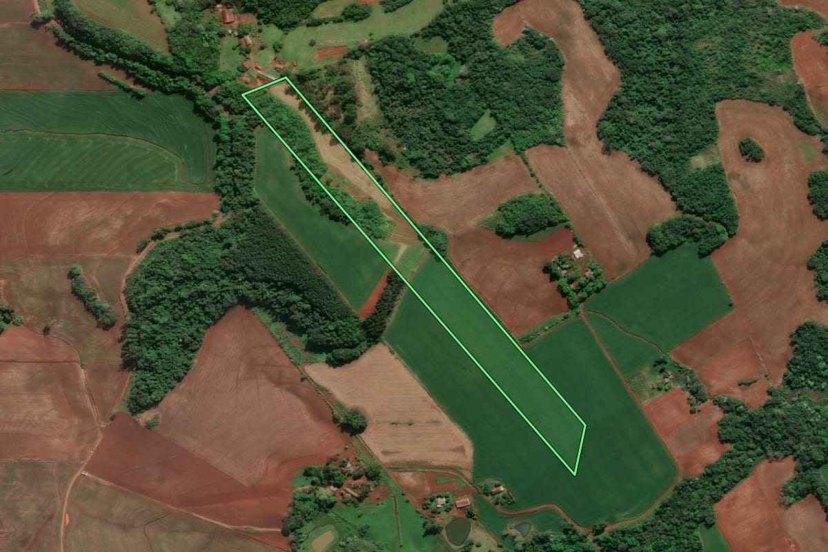 Imagem de satélite do imóvel rural em Doutor Maurício Cardoso (RS), com o contorno declarado no CAR desenhado por cima.