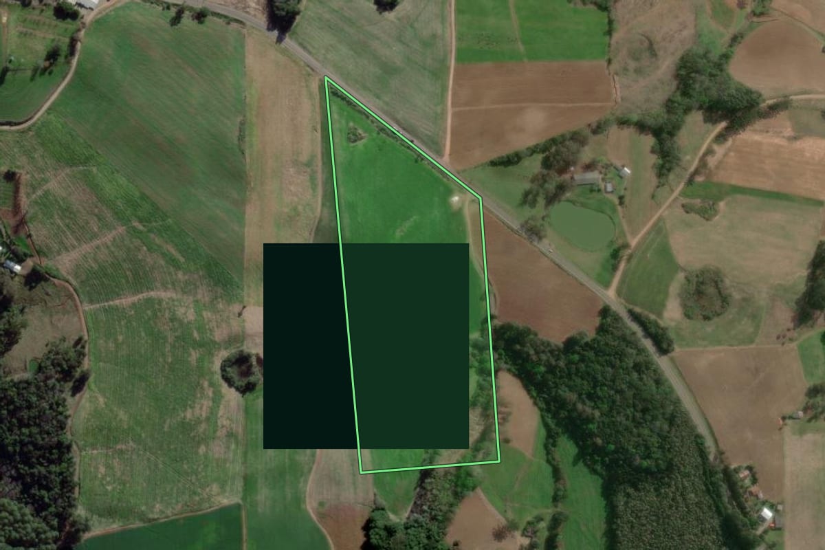 Imagem de satélite do imóvel rural em Doutor Ricardo (RS), com o contorno declarado no CAR desenhado por cima.